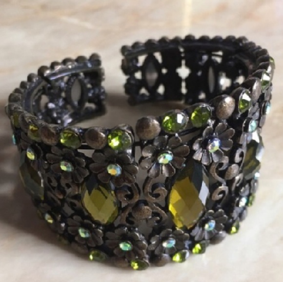 PRESCIOUS // Gems Cuff Bracelet - Picture 2 of 2